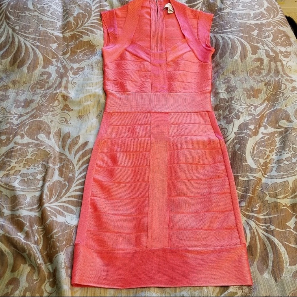 French Connection Coral body con dress. Size 0 - Picture 4 of 8